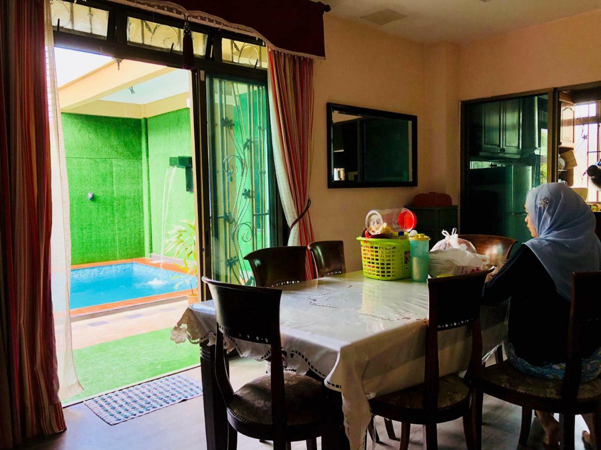 Suria 1 Homestay Jb With Private Pool Johor Bahru Esterno foto